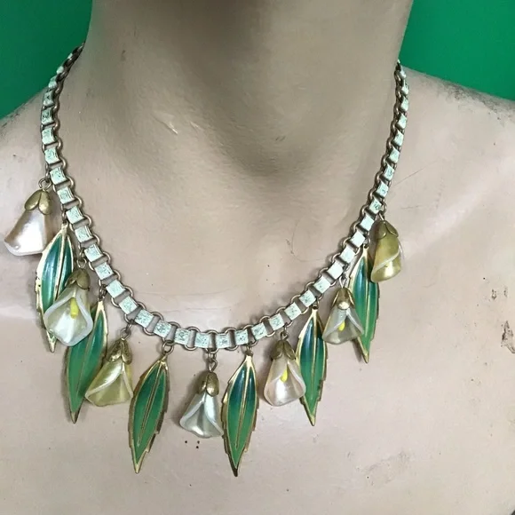 Vintage Calla Lily and Leaf Necklace - Picture 3 of 4